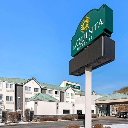 La Quinta By Wyndham Logan Hotel Екстериор снимка