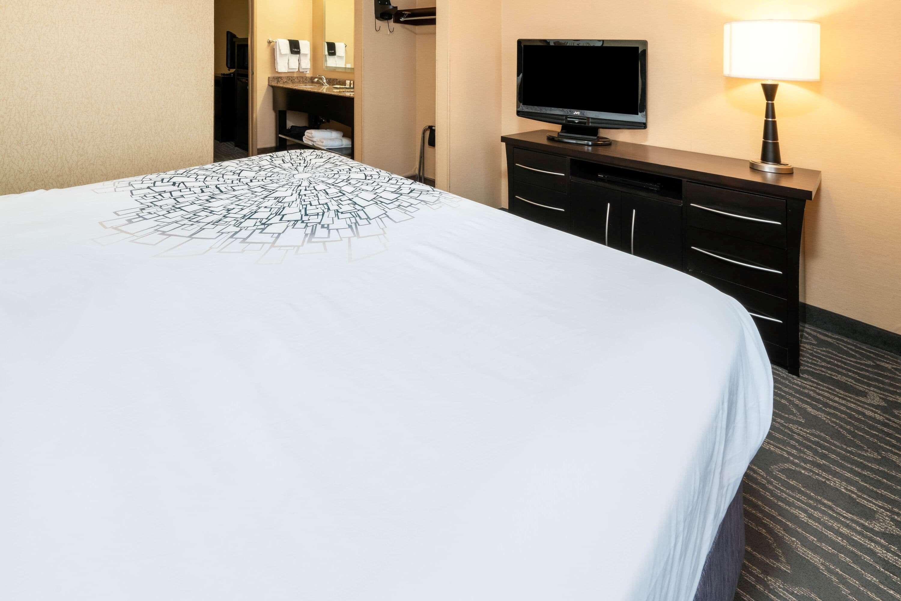 La Quinta By Wyndham Logan Hotel Екстериор снимка